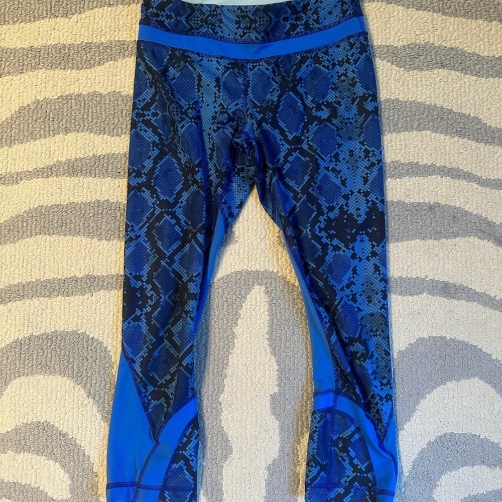 Lululemon blue snake print crops